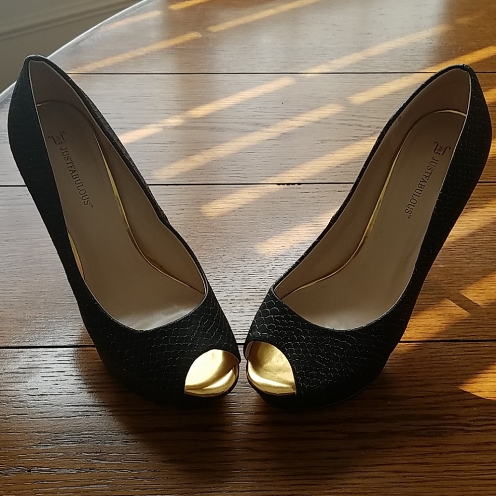 Stunning GOLD heel stilettos